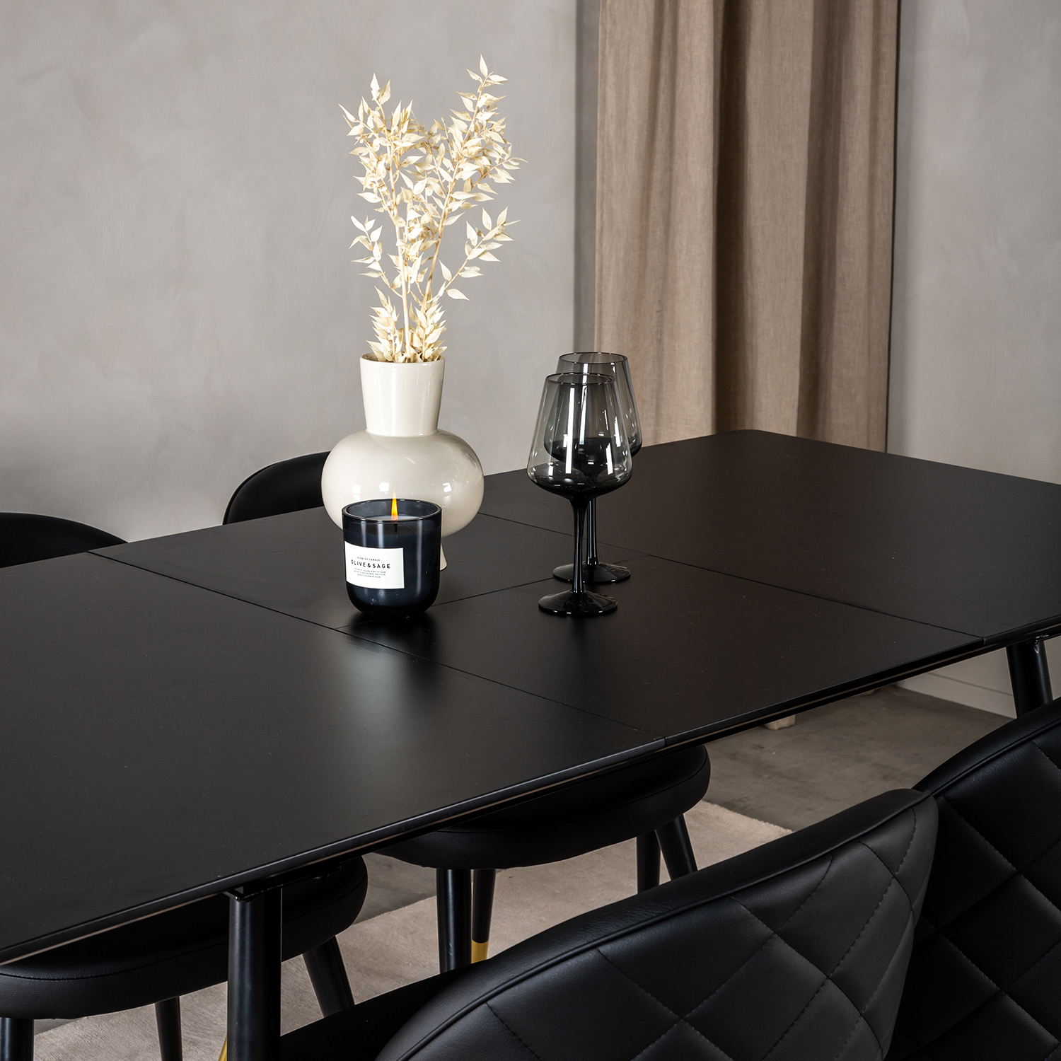 Spisegruppe Venture Home Silvia med Innleggsplate og 4 Valentina Stoler Kunstlær