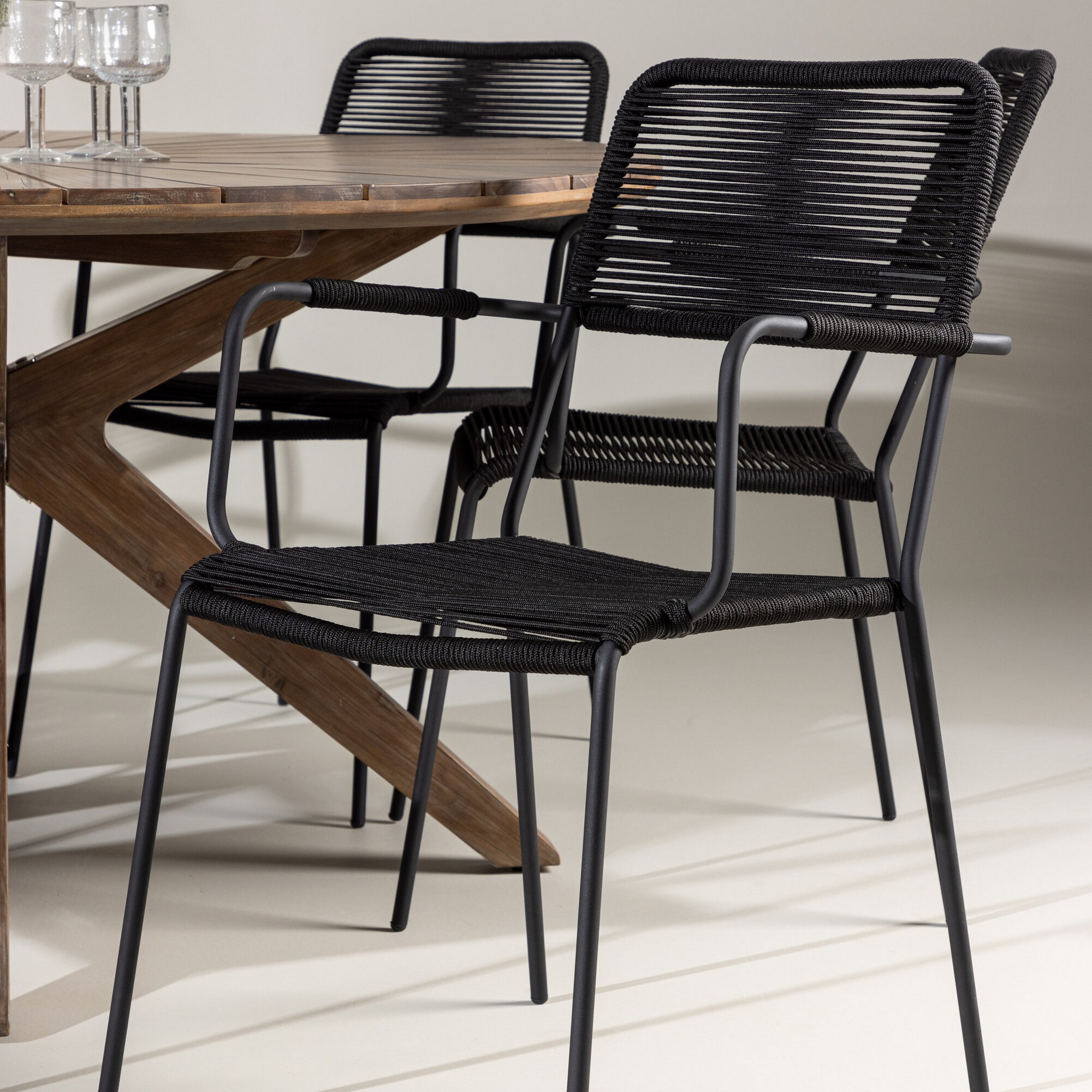 Hagegruppe Venture Home Rosario med 6 Lindos Lenestoler