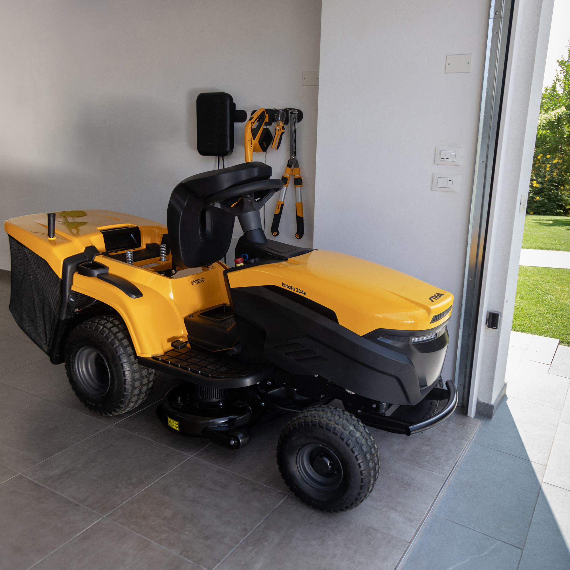 Hagetraktor Stiga Estate 384E Batteridrevet