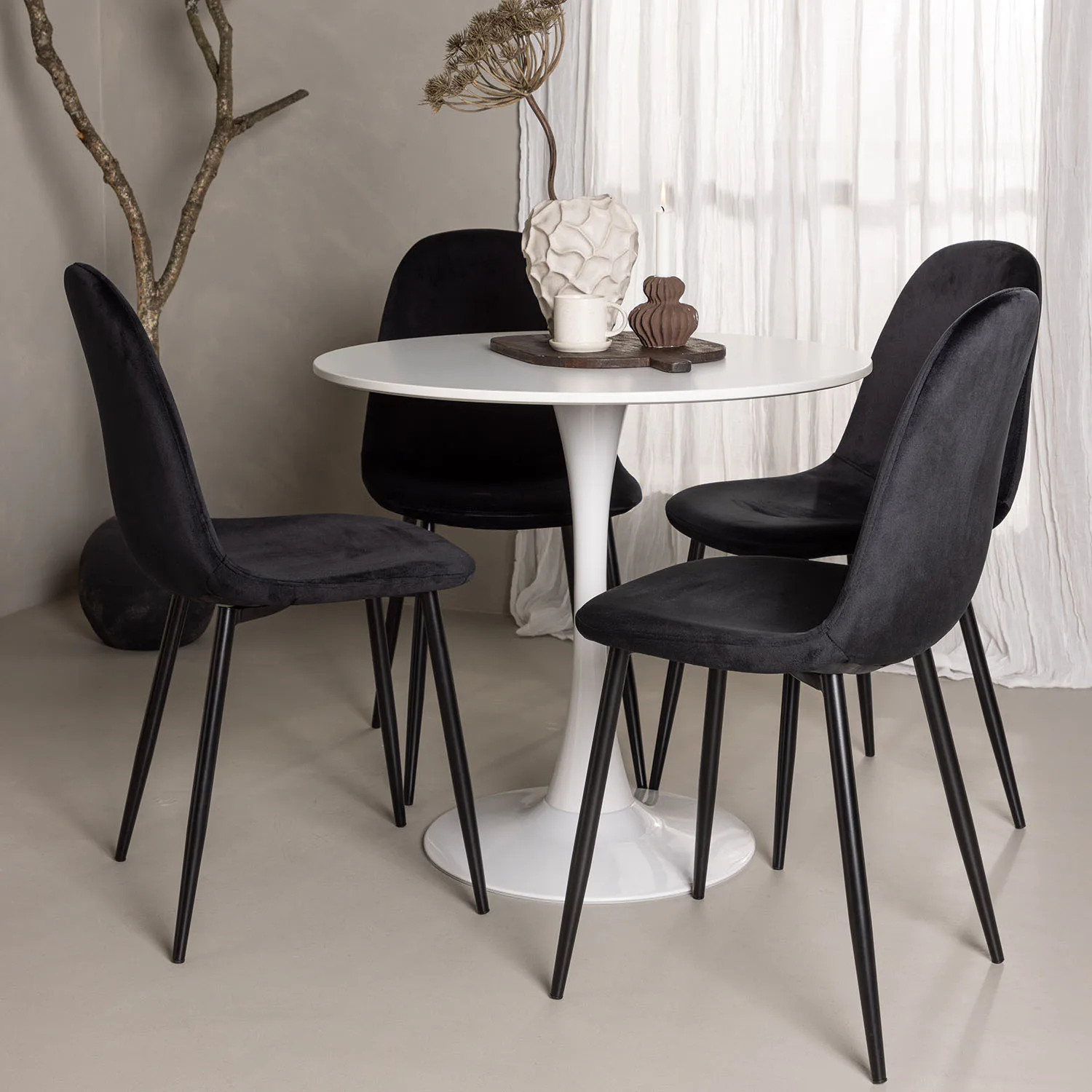 Spisegruppe Venture Home Hamden Ø80 cm med 4 Polar Fløyel Stoler