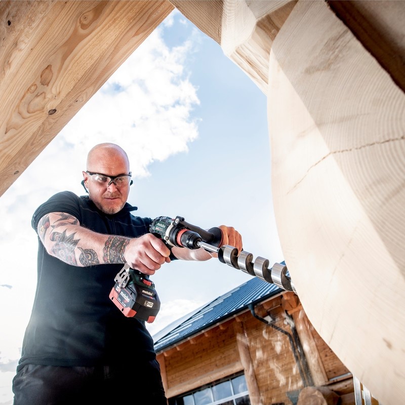 Batteridrill Metabo BS 18 LTX BL QI med Batteri og Lader