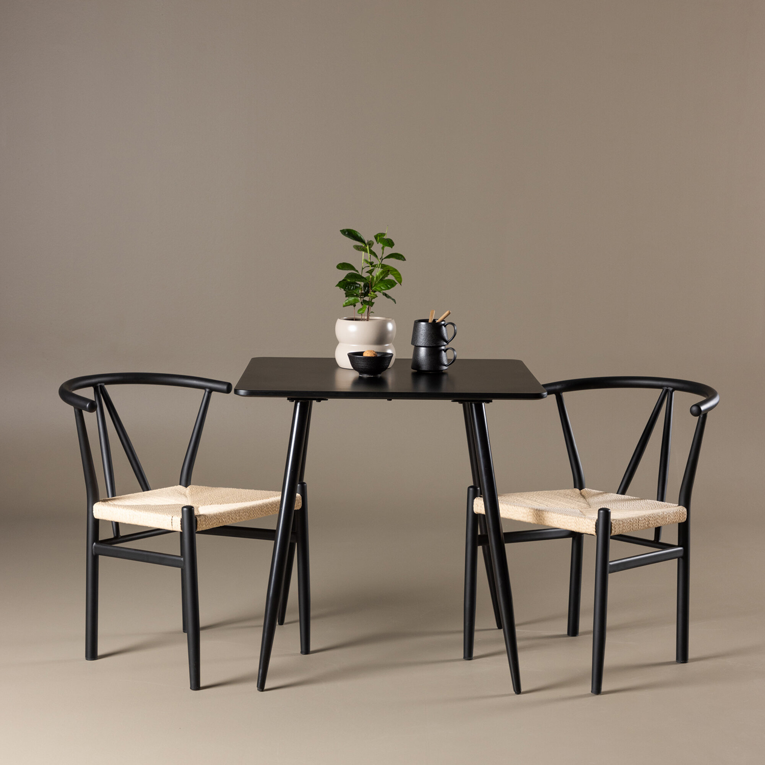 Polar Dining Table with Alfons Dining Chair Sort/Sort
