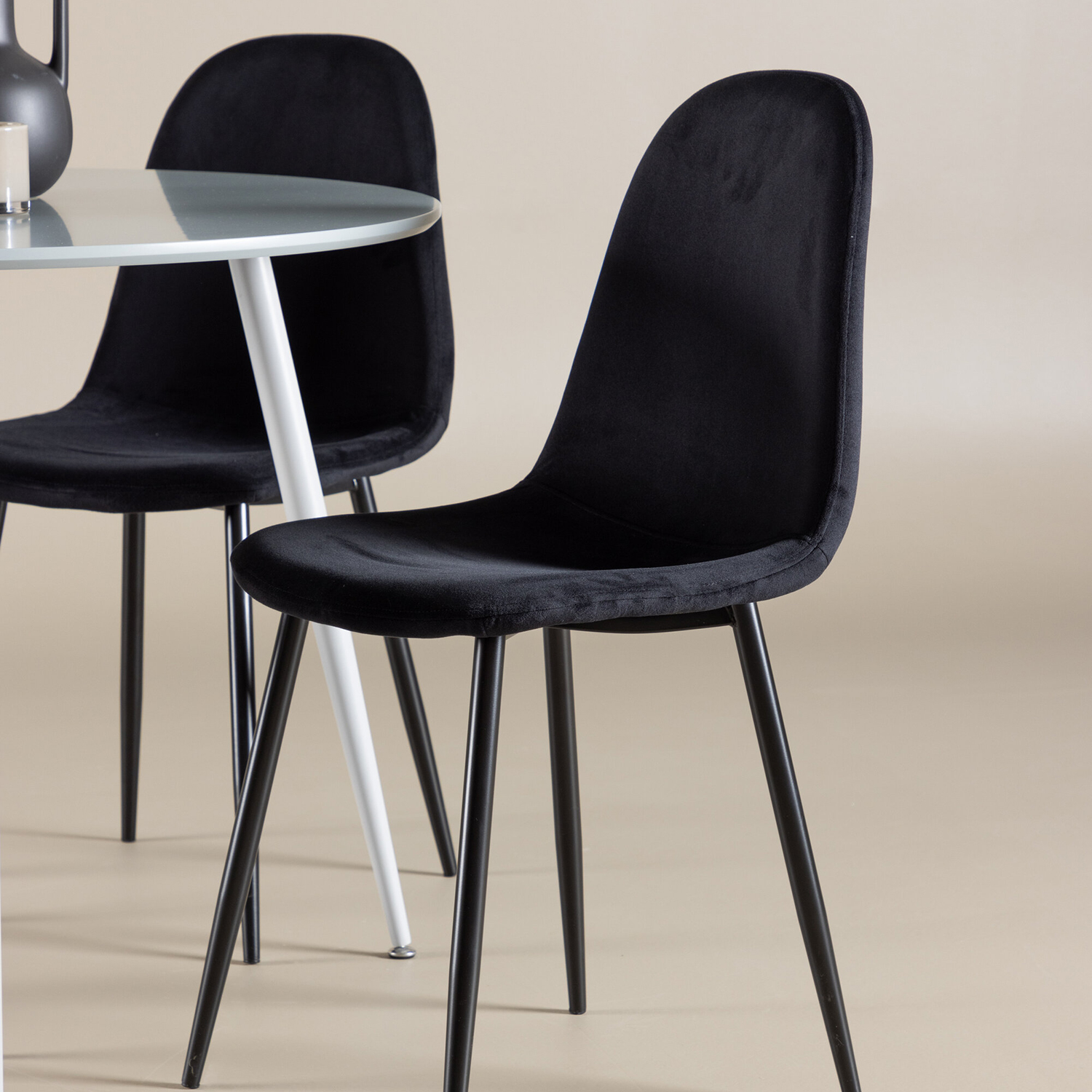 Spisegruppe Venture Home Plaza Ø100 med 4 stk Polar Stoler Fløyel