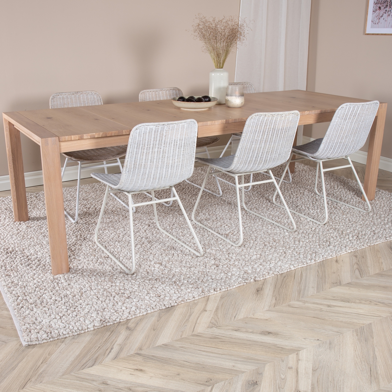 Spisegruppe Venture Home Shy med 6 Cornelia Spisestoler