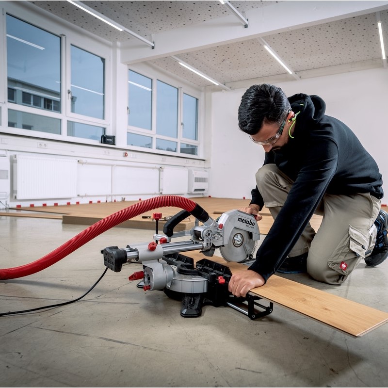 Kapp-/gjæringssag Metabo KGS 216 M + Ekstra Sagblad