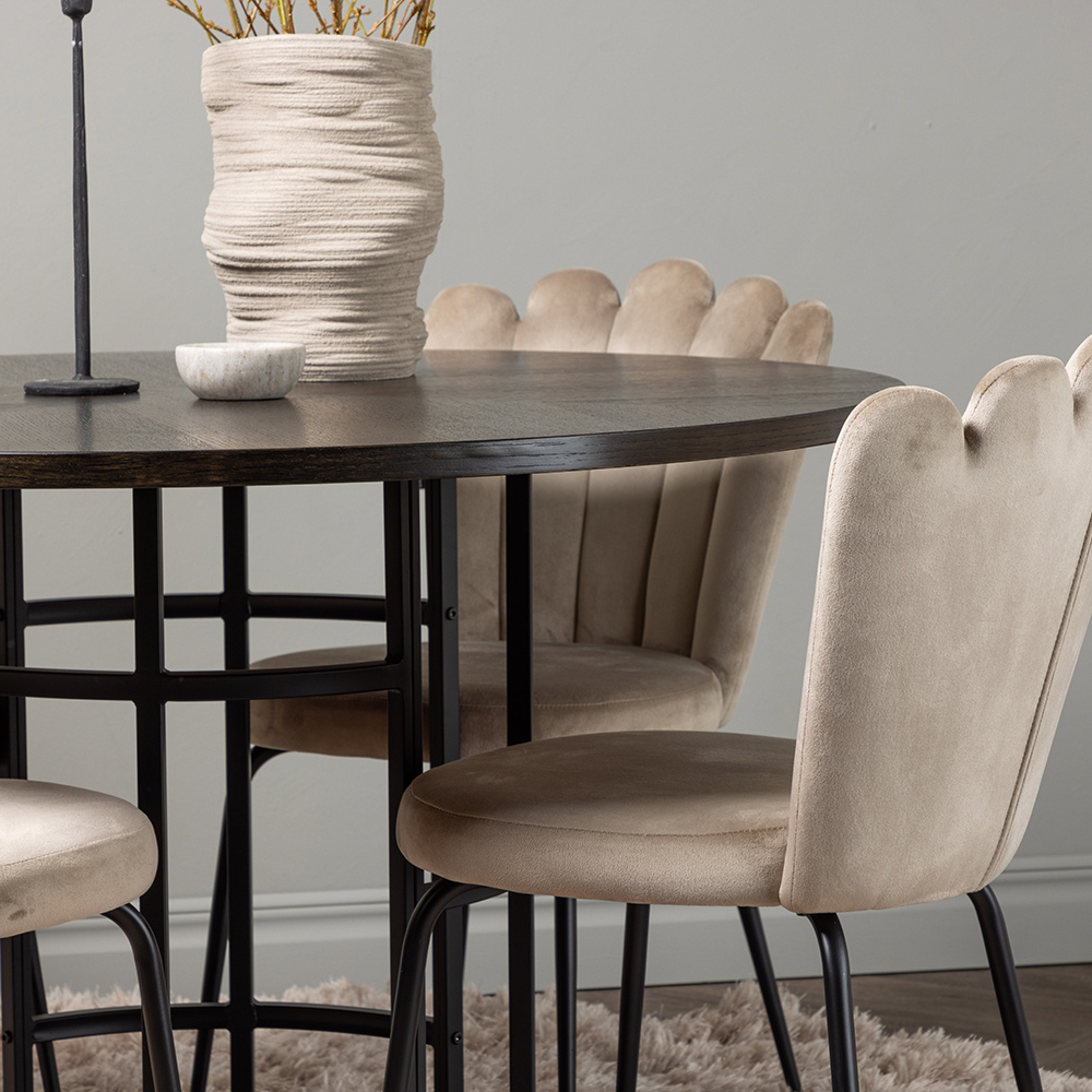 Spisegruppe Venture Home Copenhagen Ø 115 cm med 4 Limhamn Light Stoler Fløyel