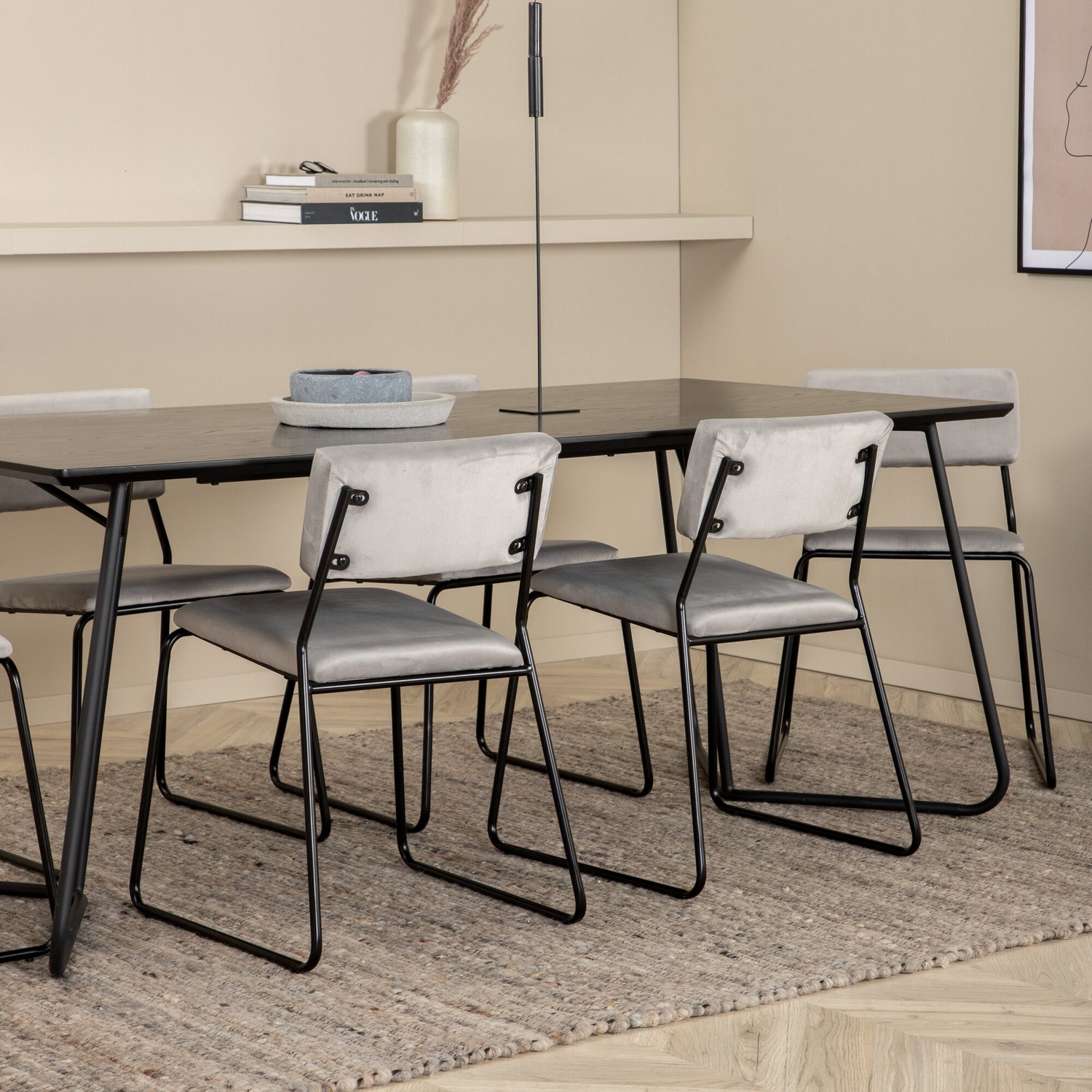 Spisegruppe Venture Home Annika Spisebord og Kungshamn Spisestol