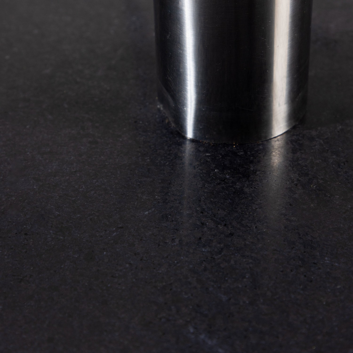Stathera - Umbrella stone - Granite Sort