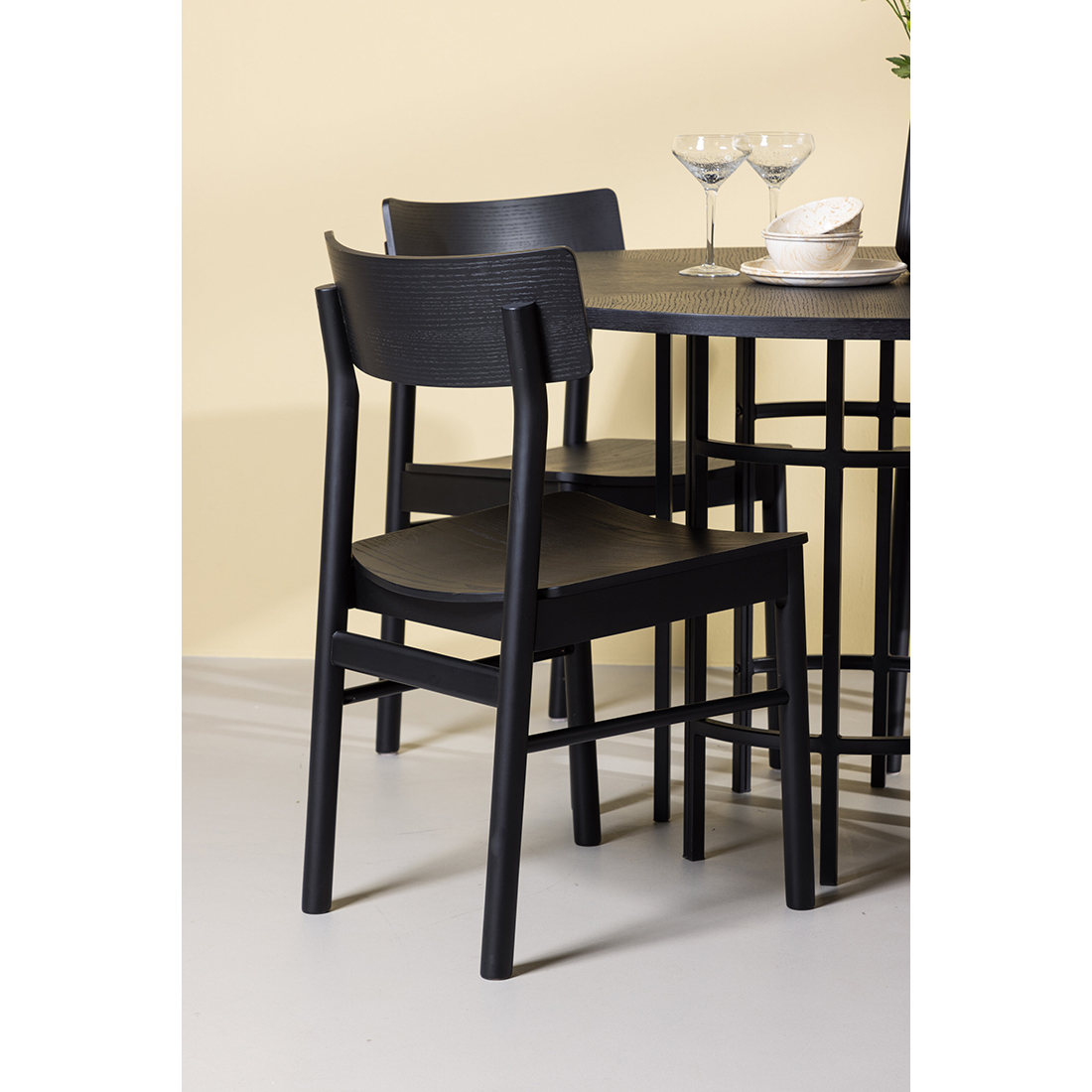 Spisegruppe Venture Home Copenhagen med 4st Montros Spisestoler