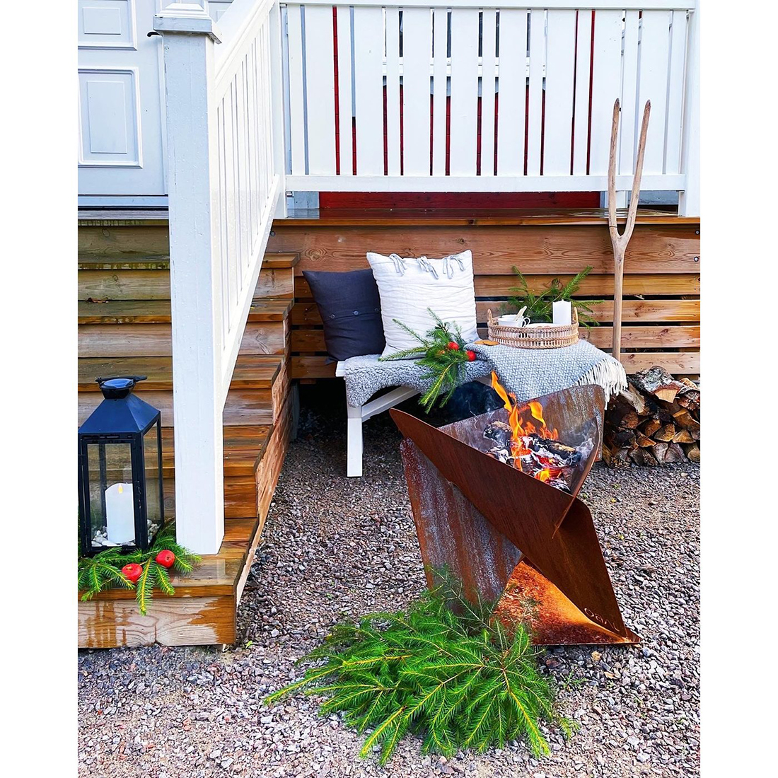 Bålpanne Jabo Triangel Inkl Fat Corten 64x64x54 cm