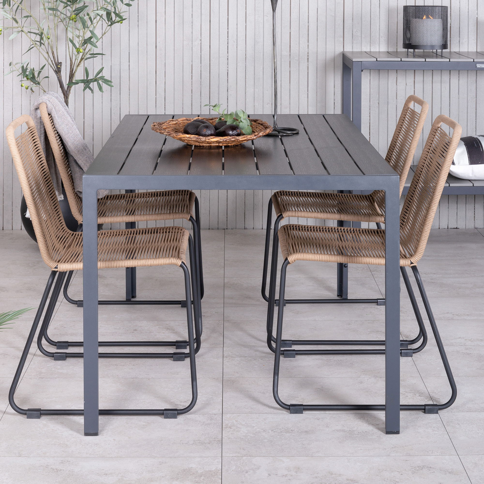 Spisegruppe Venture Home Bundy med 4 Levi Stoler