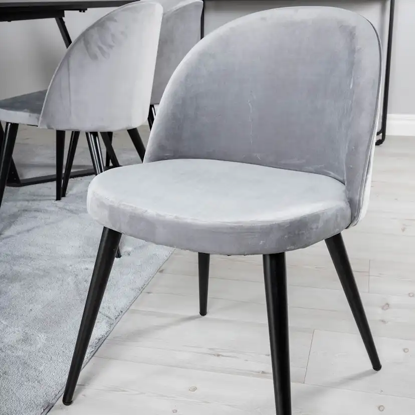 Spisegruppe Venture Home Madde med 6 Valentina Stoler Fløyel