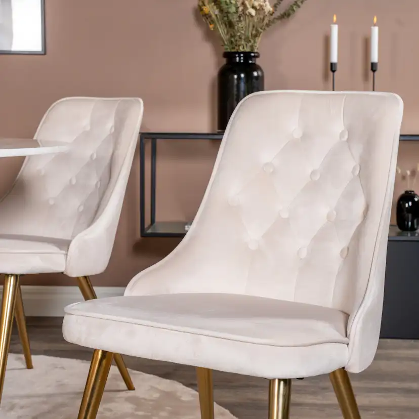 Spisegruppe Venture Home Estelle Rund med 4 Vera Stoler Fløyel