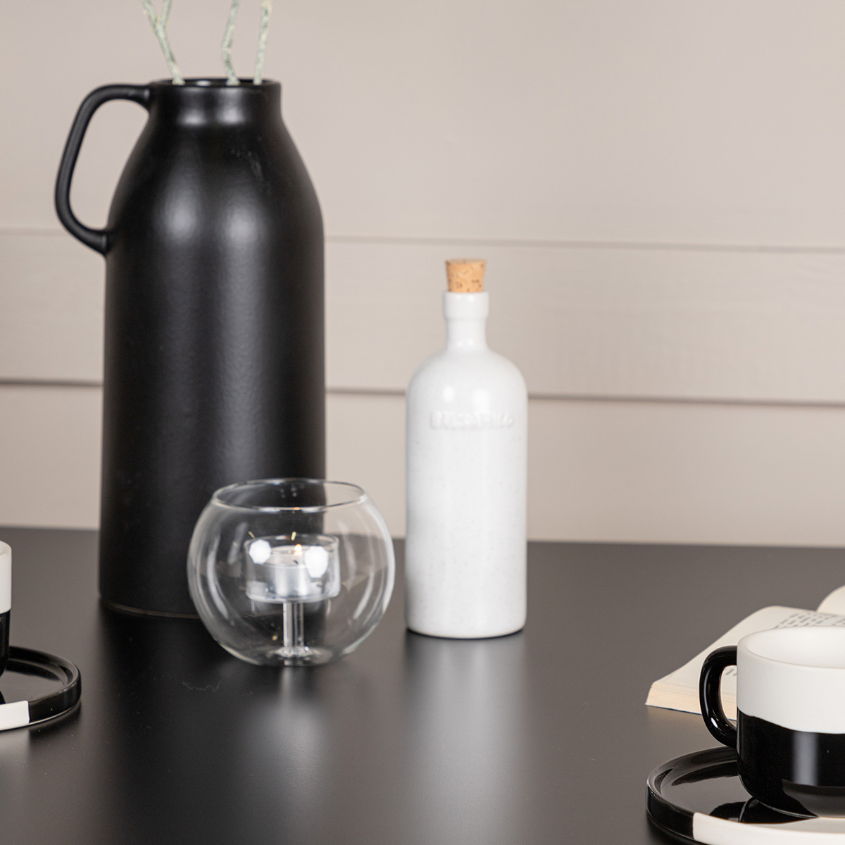 Spisegruppe Venture Home Tempe med 2 Modesto Stoler