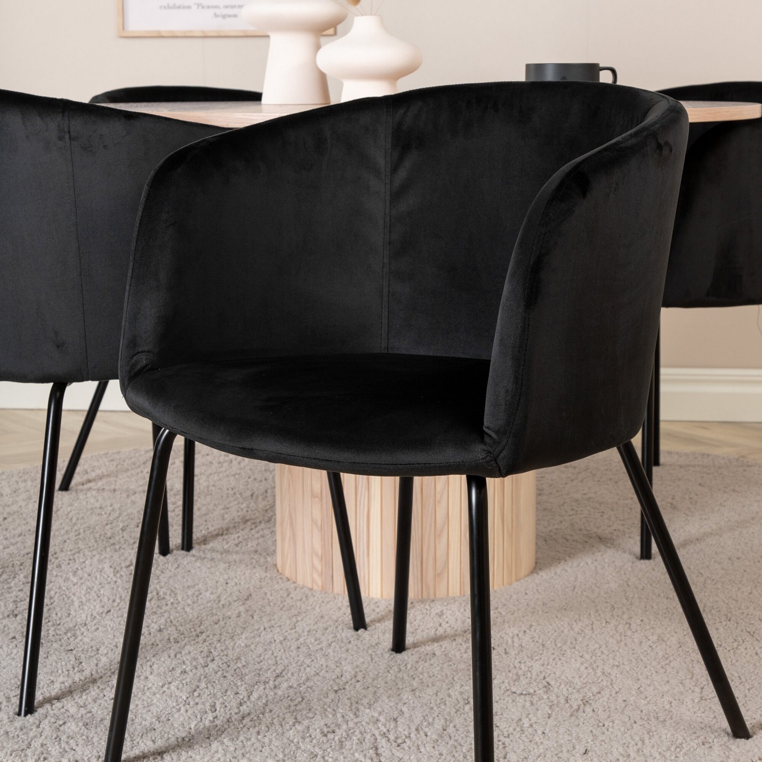 Spisegruppe Venture Home med Bianca Spisebord og 4 Bergen Spisestoler