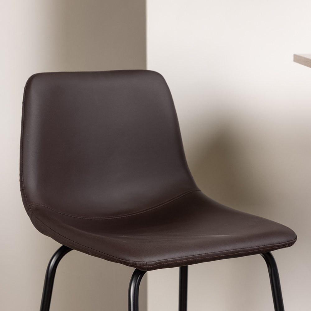 Spisegruppe Venture Home Tempe med 2 stk Alexi Stoler