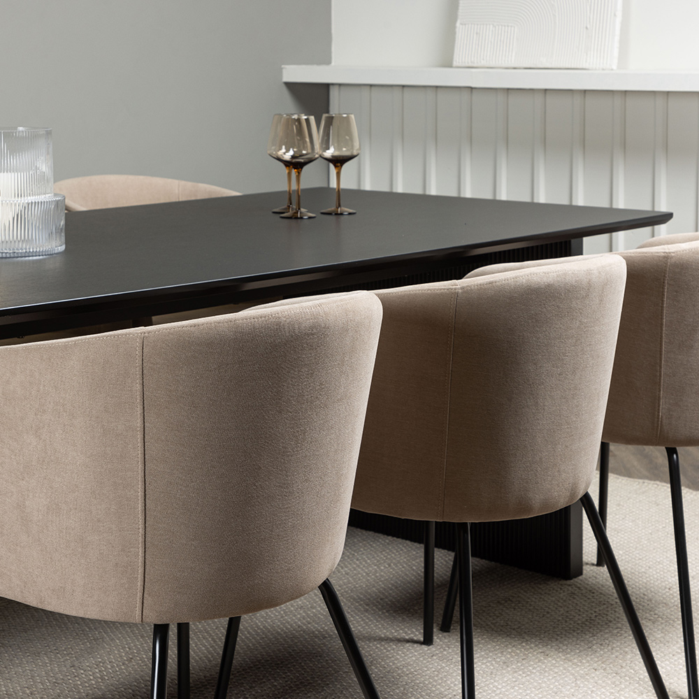 Spisegruppe Venture Home Vail med 6 Berit Stoler