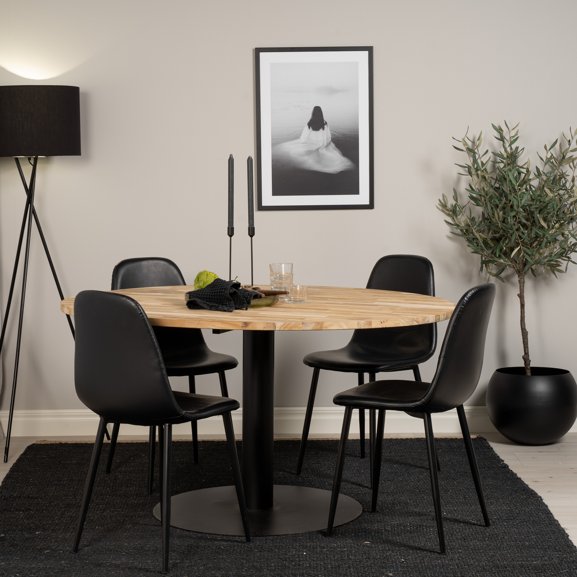 Spisegruppe Venture Home Cornelia med 4 Pobbie Stoler