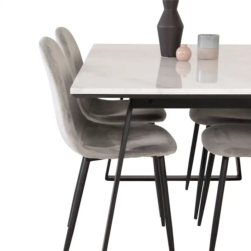 Spisegruppe Venture Home Estelle 140 med 4 Pobbie Stoler Fløyel