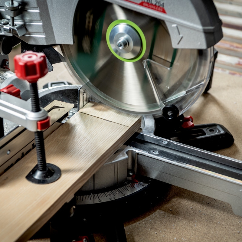 Kapp-/gjæringssag Metabo KGS 18 LTX BL 216 Solo