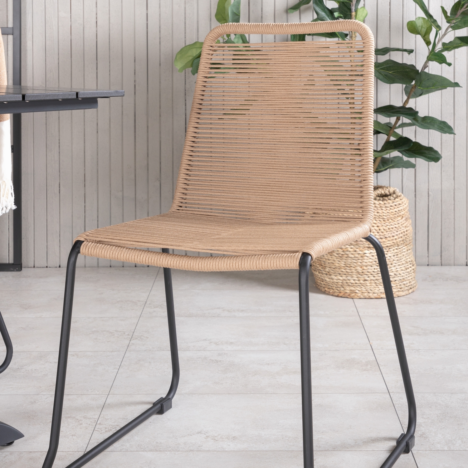 Spisegruppe Venture Home Denver med 4 Lindos Stoler