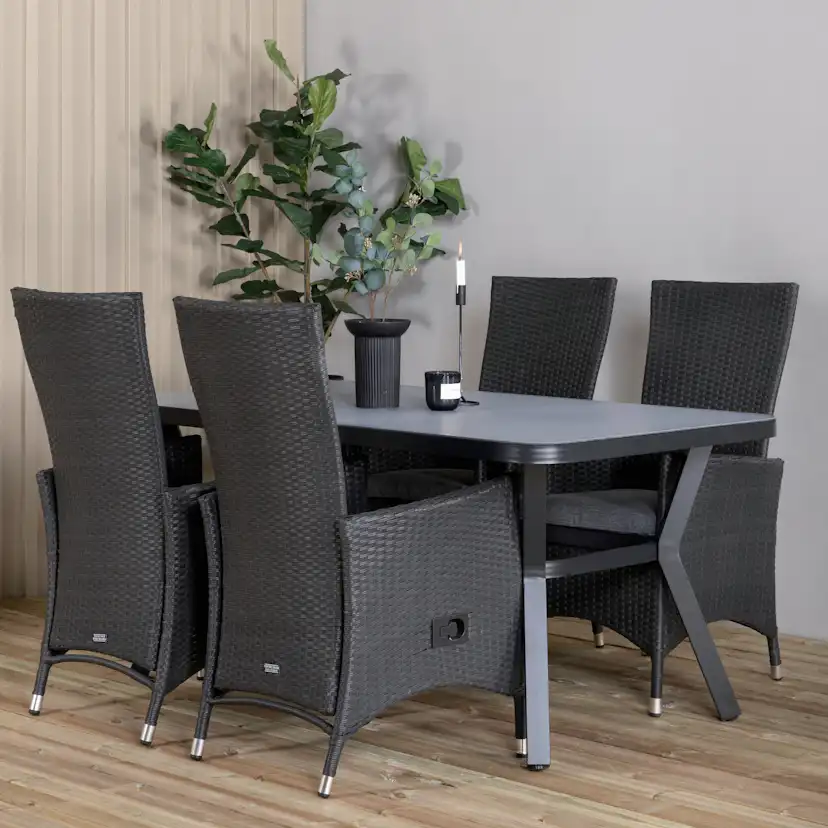 Spisegruppe Venture Home Vyn med 4 Pam Spisestoler