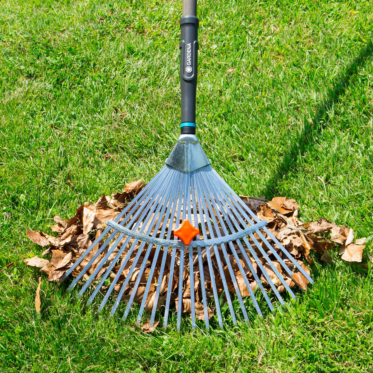 Bladfjærrive Gardena NatureLine Justerbar Metall