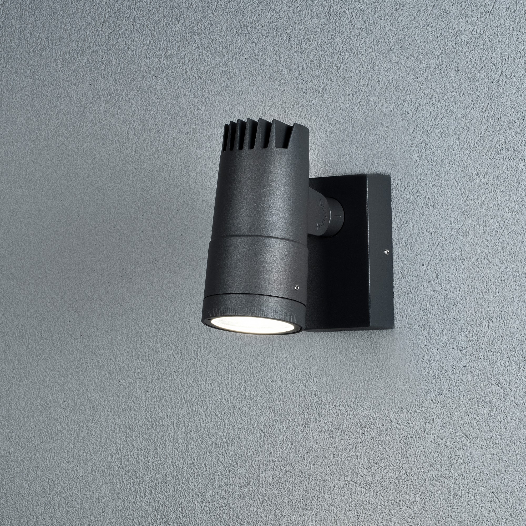 Vegglampe Gnosjö Konstsmide Adria High Power LED 9W Justerbar Lysbilde