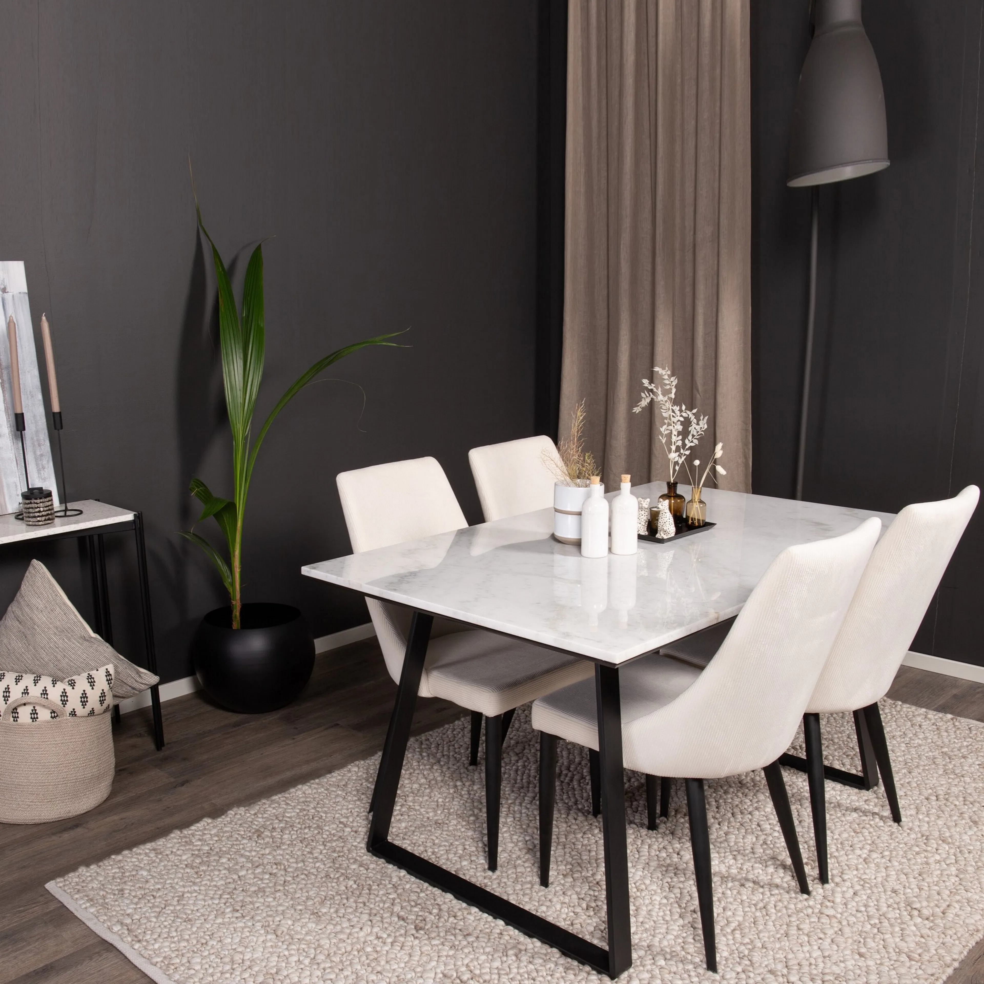 Spisegruppe Venture Home Estelle med 4stk Leone Stoler