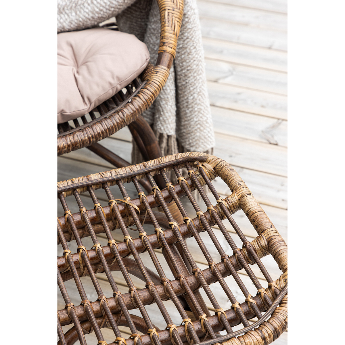 Ella Loungechair Rattan - Dark walnut / Beige - Ersätter 610 Farge: Dark Walnut