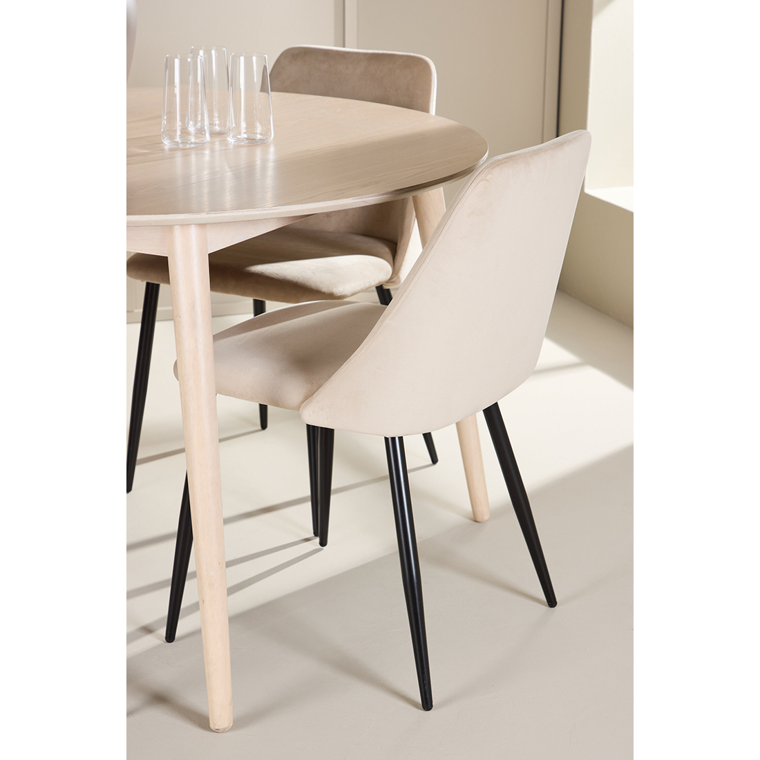 Spisegruppe Venture Home Flora Ø120 cm med 4st Night Spisestoler