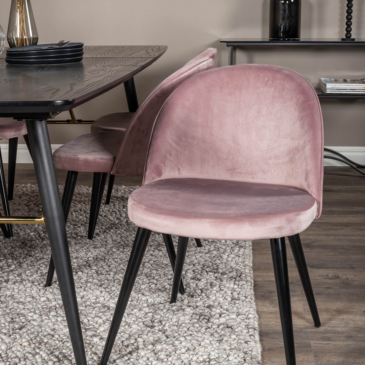 Spisegruppe Venture Home Gold med 6 Velvet Stoler