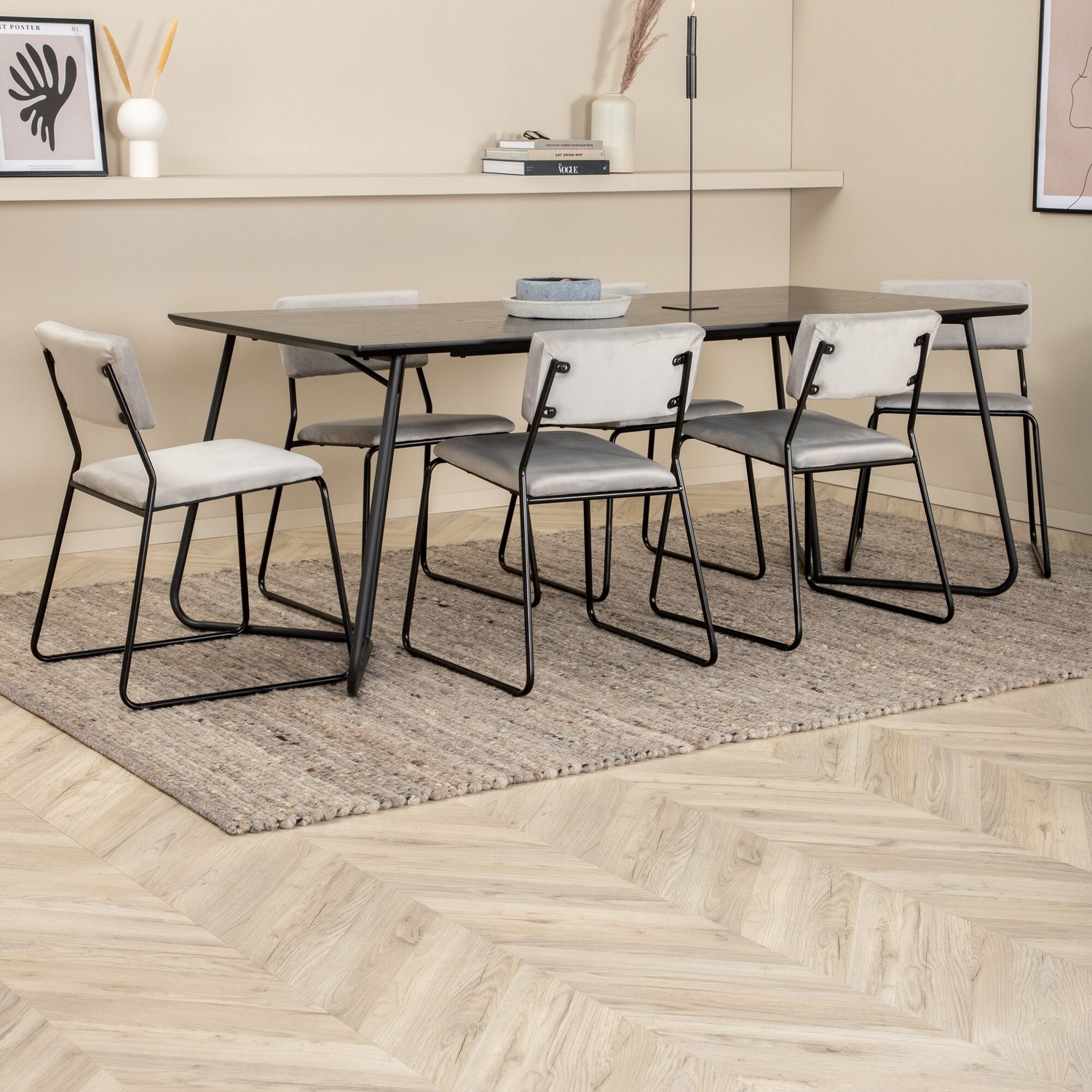Spisegruppe Venture Home Annika Spisebord og Kungshamn Spisestol