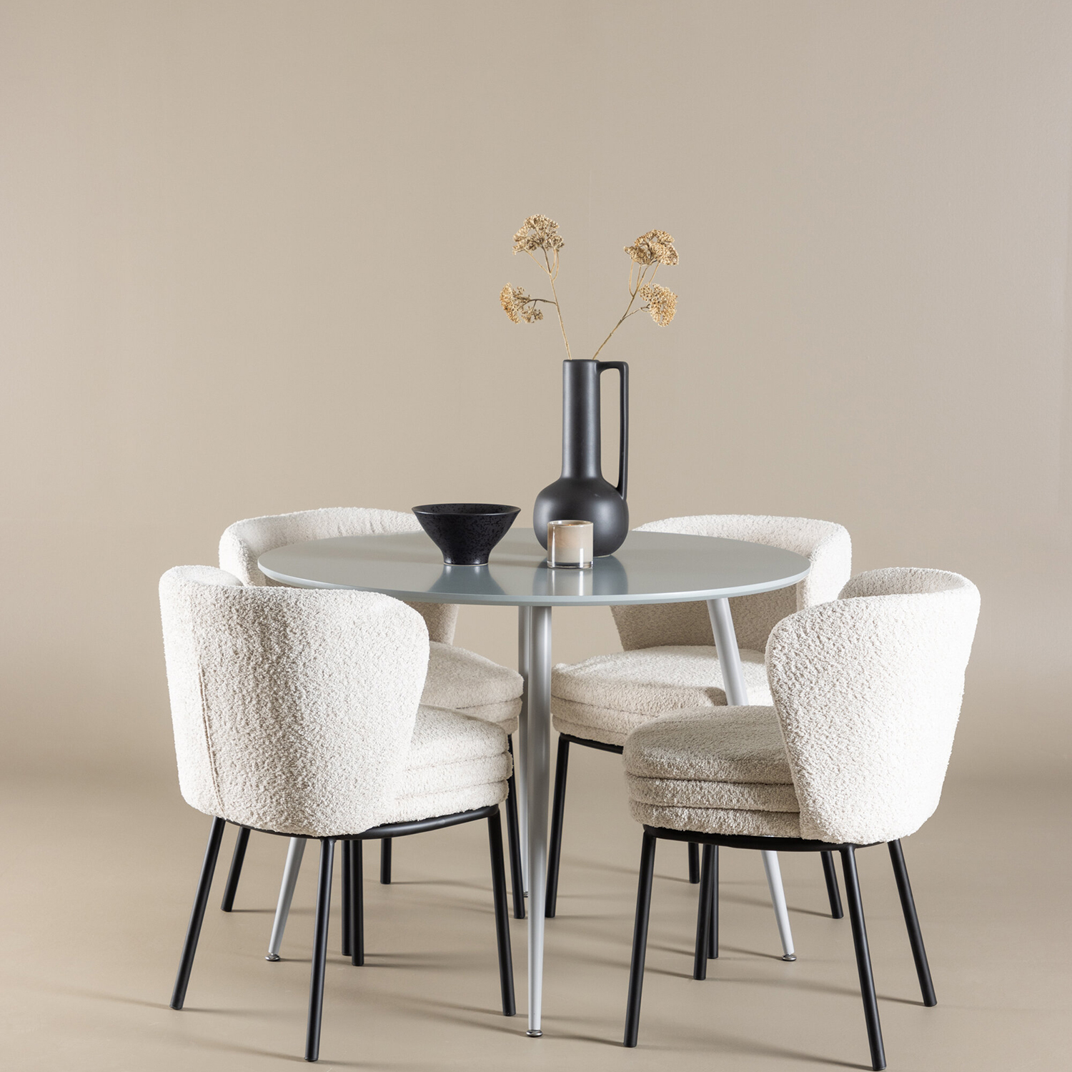 Spisegruppe Venture Home Plaza Ø100 med 4 stk Agnes Stoler