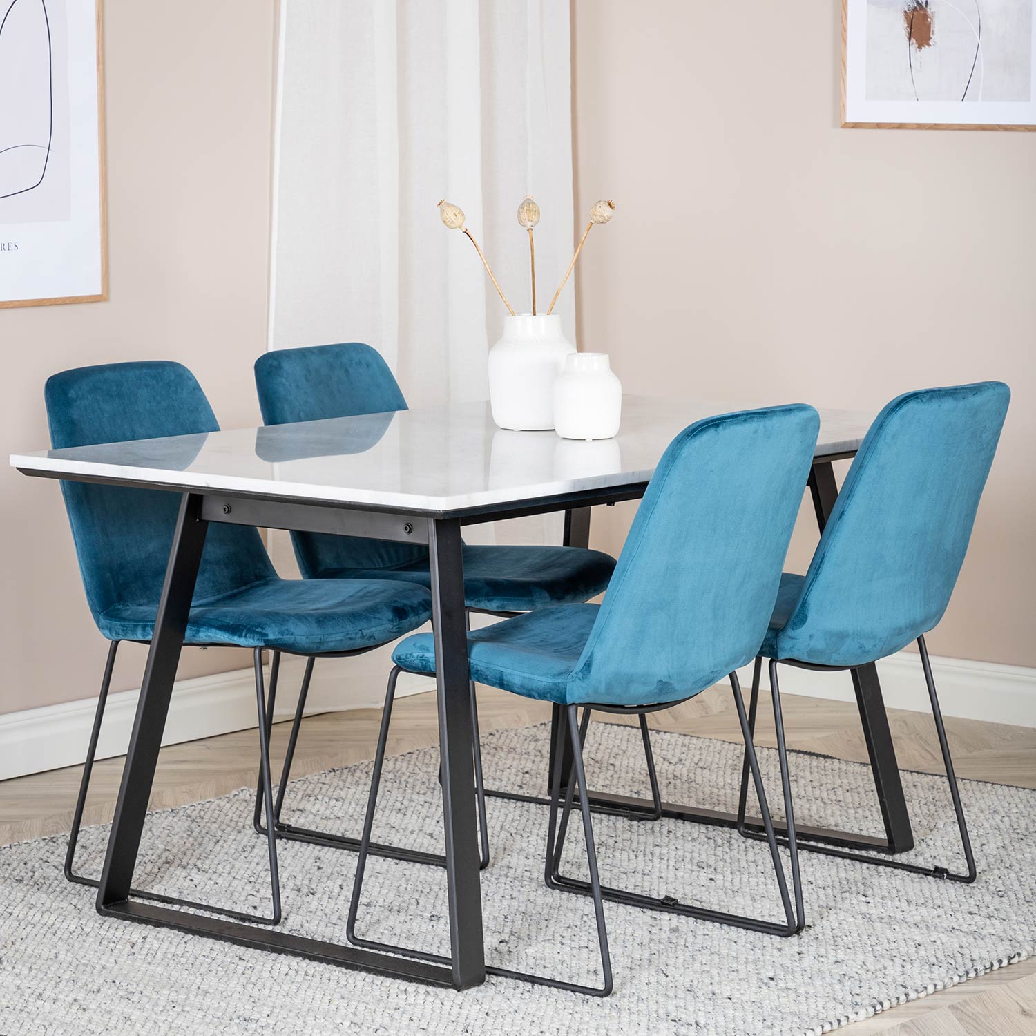 Spisegruppe Venture Home Estelle 140 med 4 Muscot Stoler