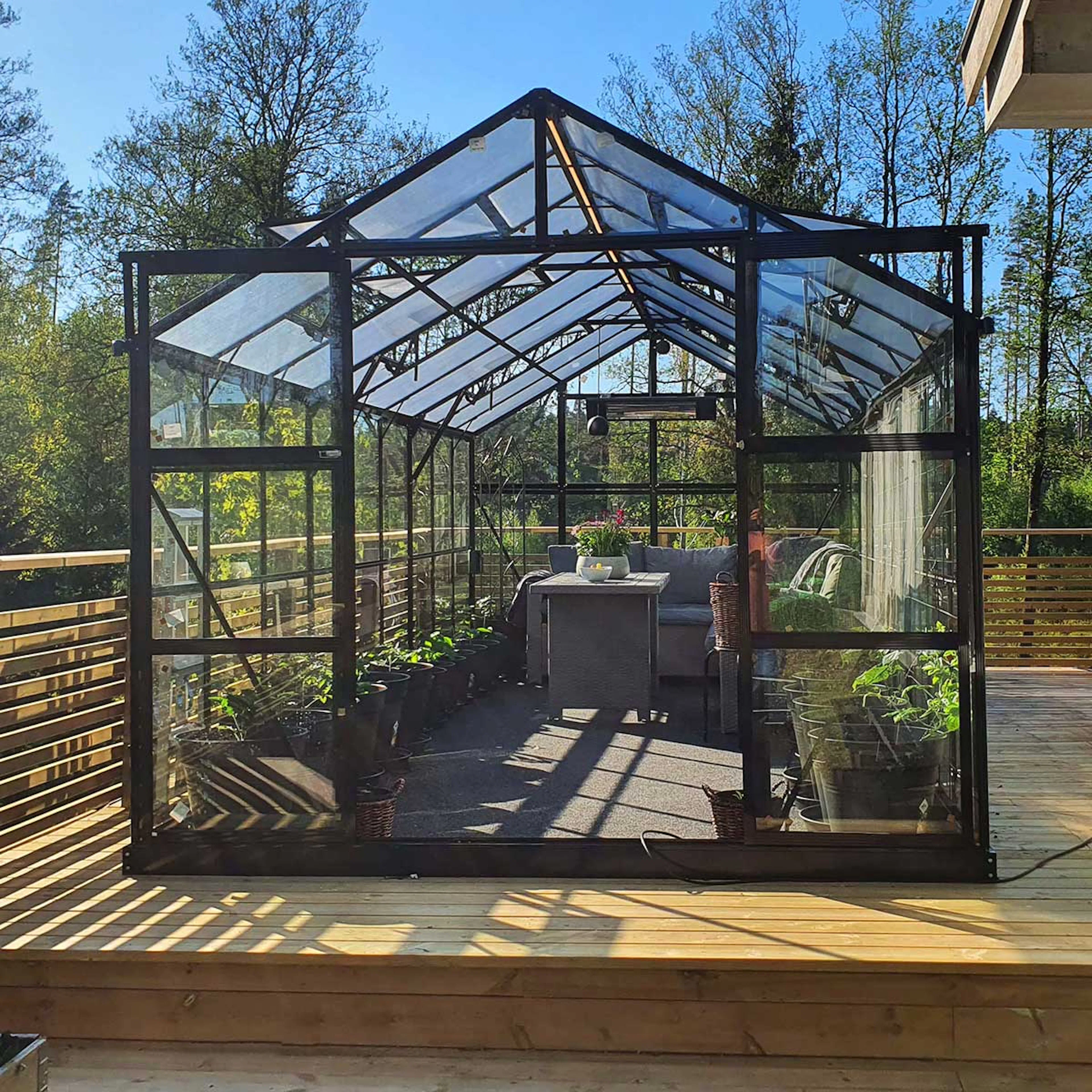Växthus 14m2, glas, pc-tak, 6 fönster, Svart Sort