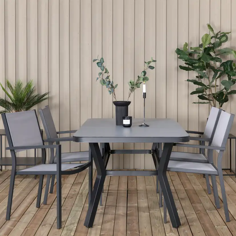 Spisegruppe Venture Home Vyn med 4 Curz Stablebare Spisestoler