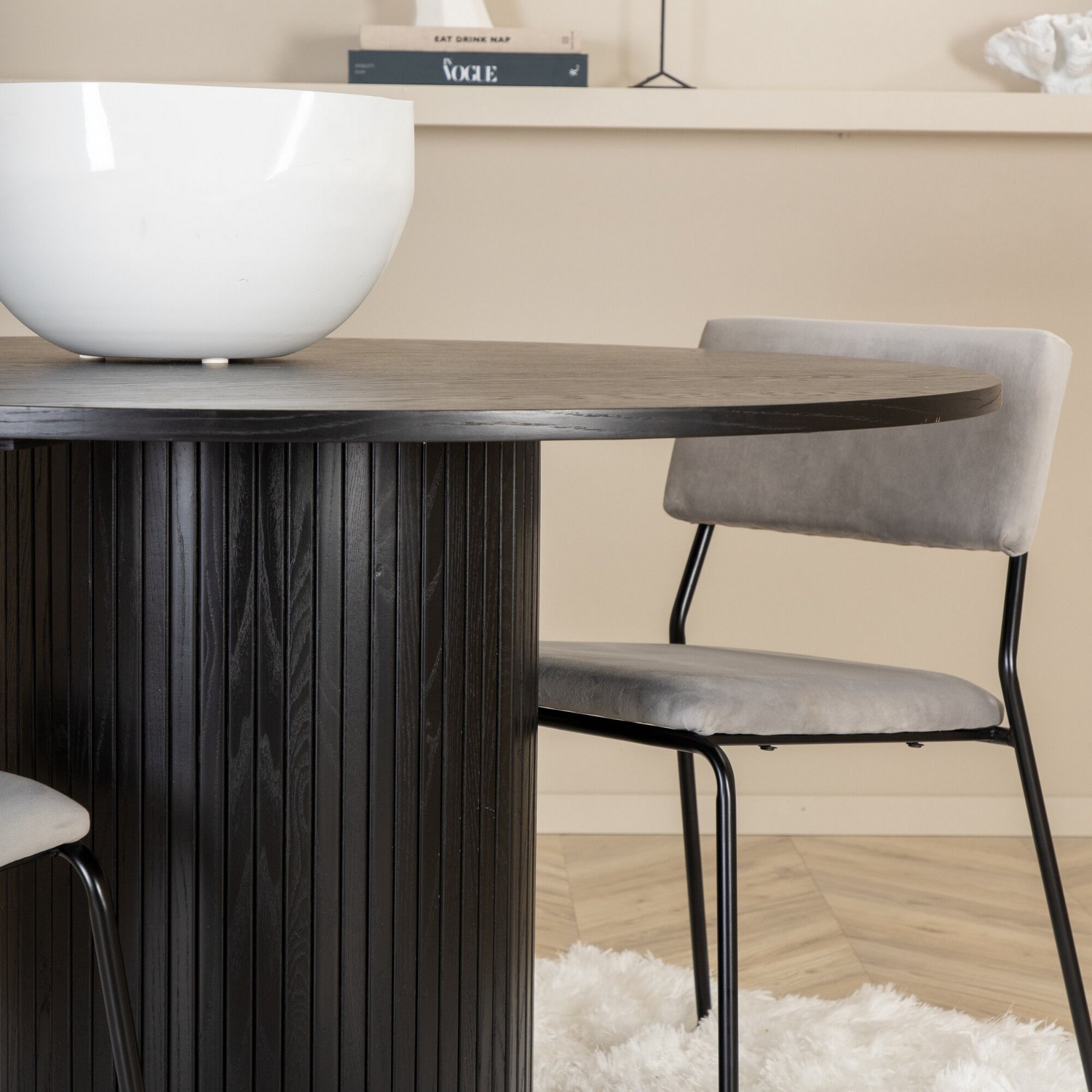 Spisegruppe Venture Home med Bianca Spisebord og 4 Kungshamn Spisestoler i Fløyel