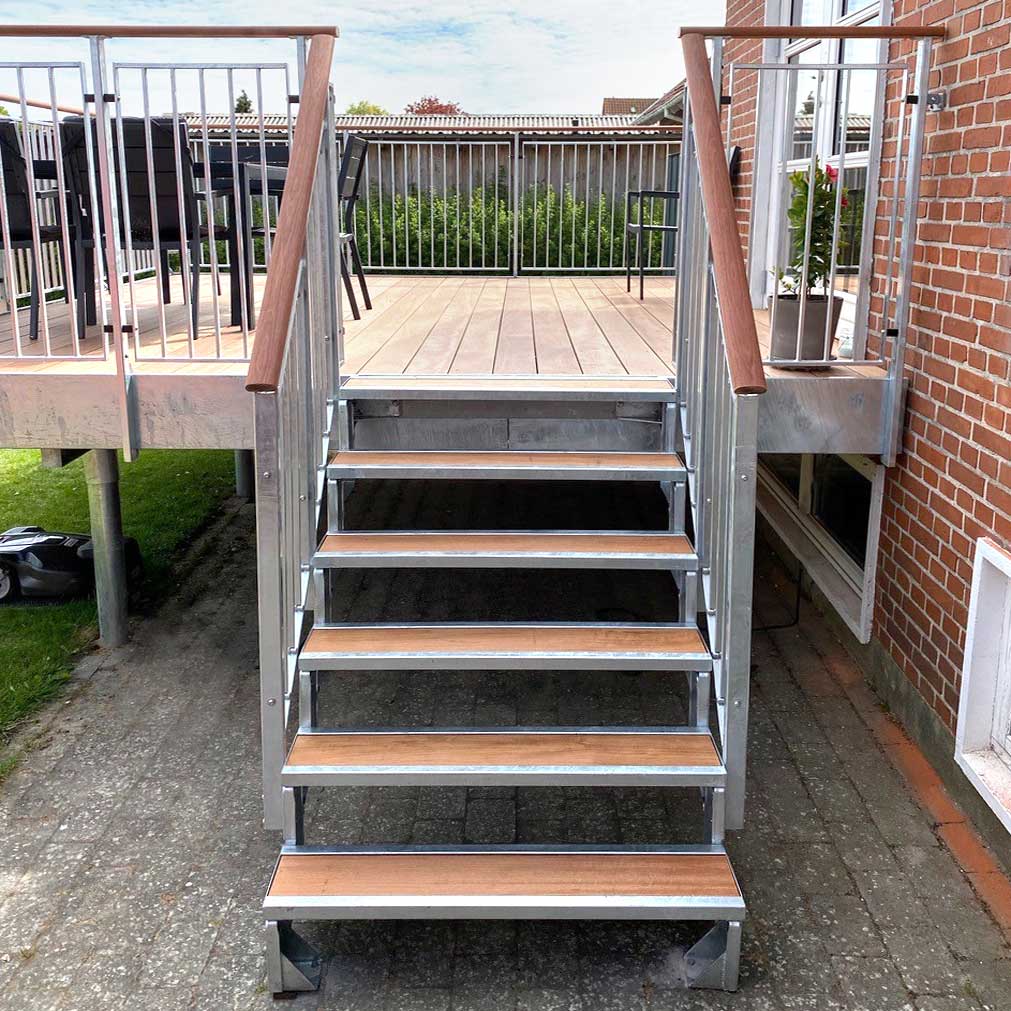 Hagetrapp Dolle Gardentop for Tretrinn med Rekkverk