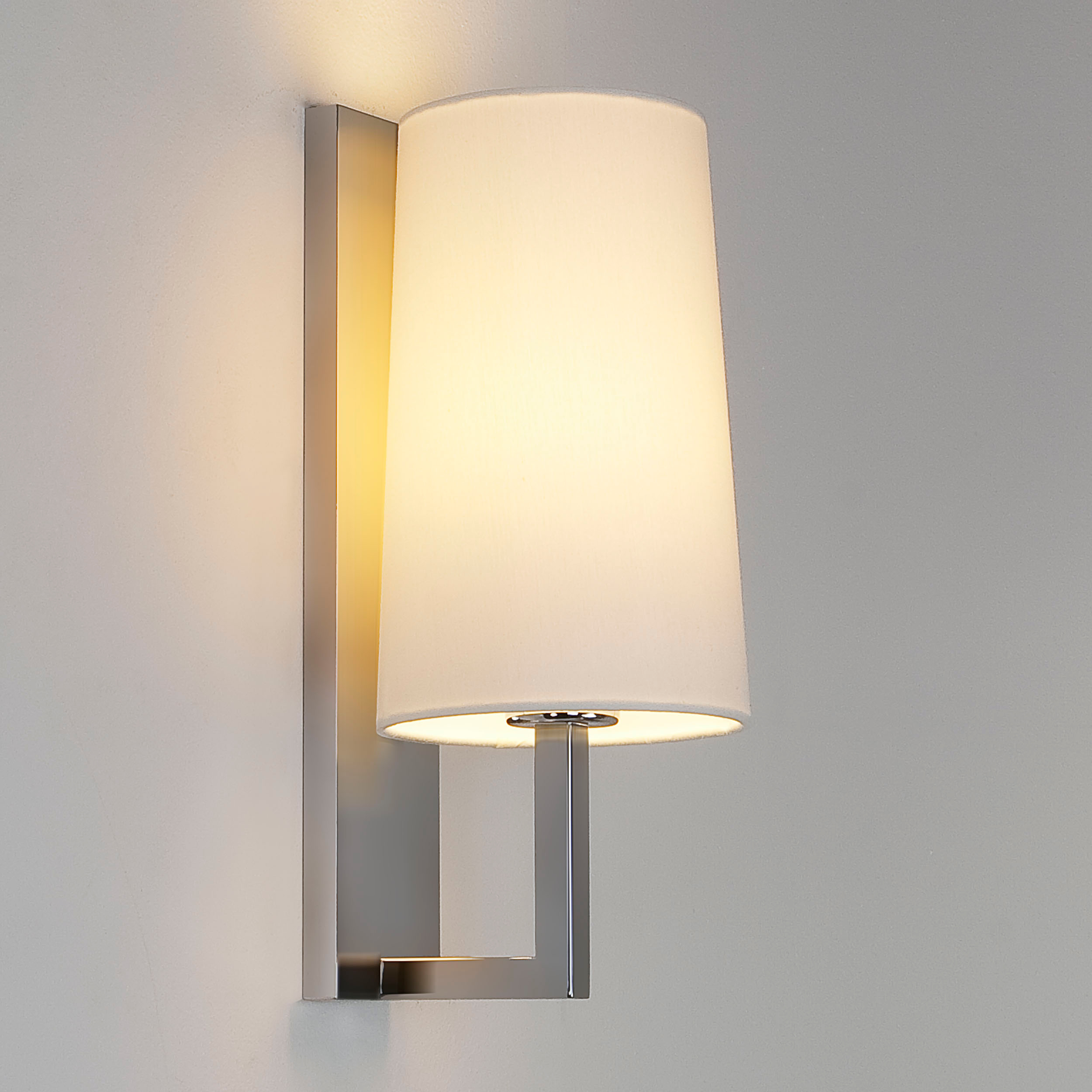 Vegglampe Astro Riva