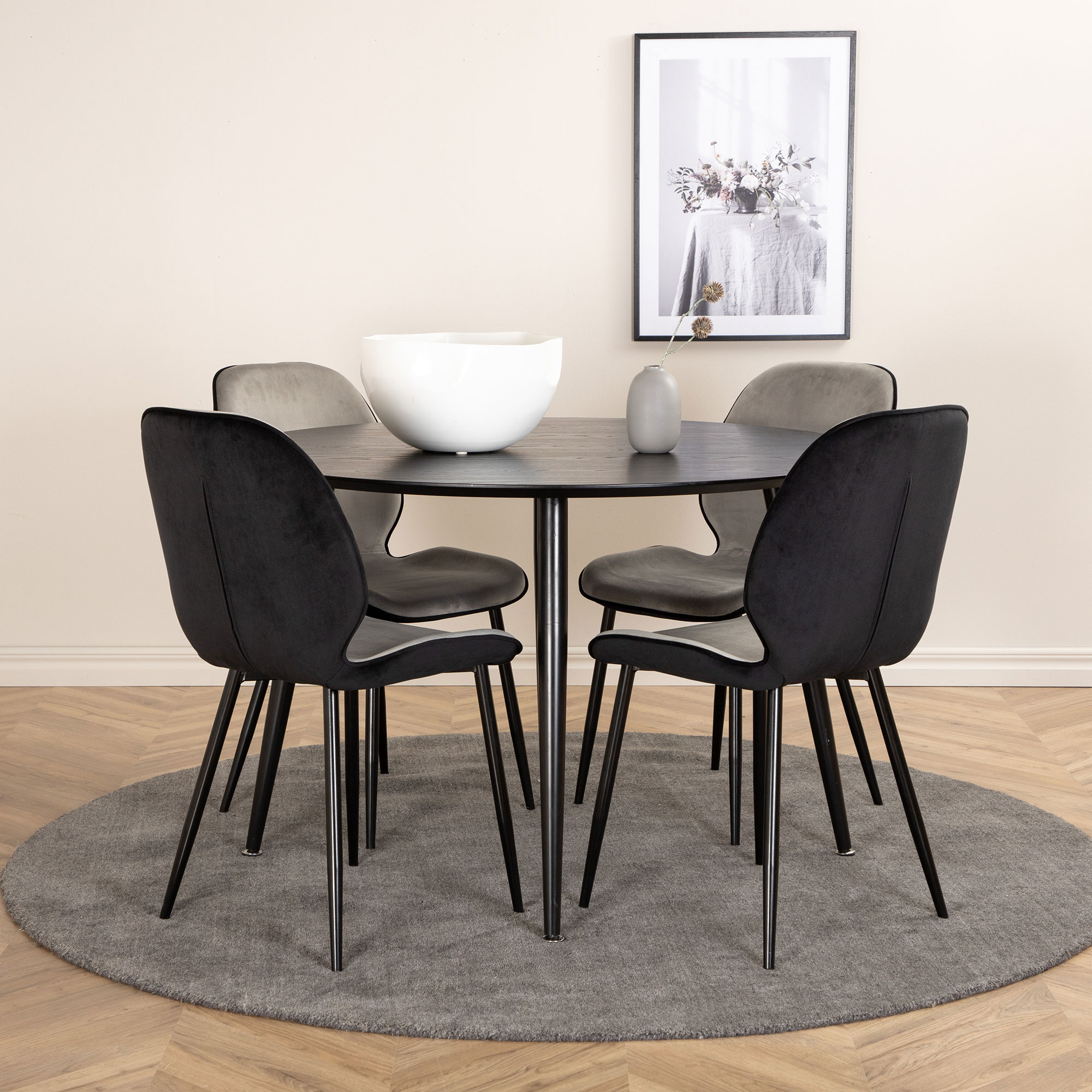 Spisegruppe Venture Home Dipp Ø115 cm med 4 Emma Stoler