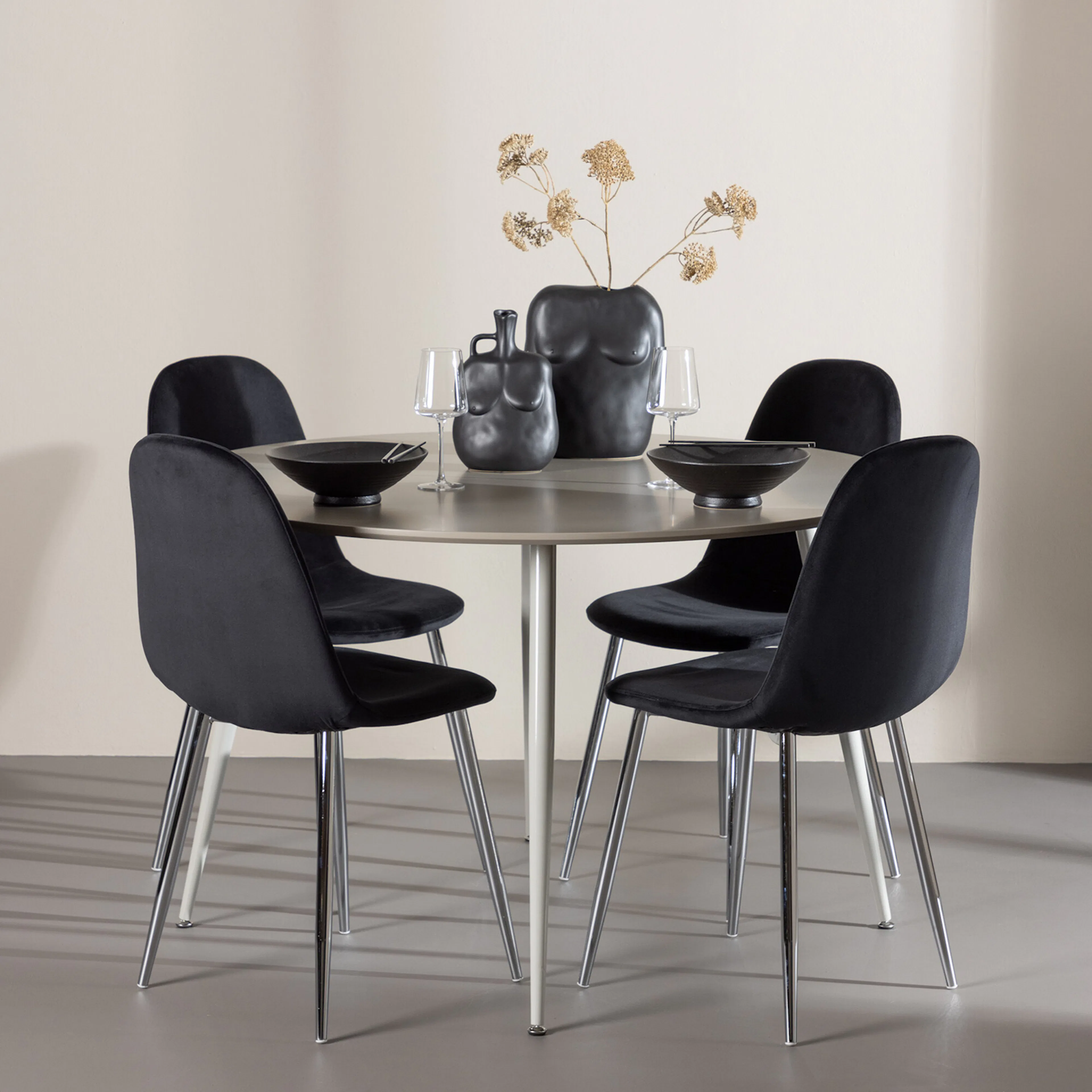 Spisegruppe Venture Home Plaza Ø120 med 4 stk Polar Stoler Fløyel Farge: Beige/Sort, Bein: Stål
