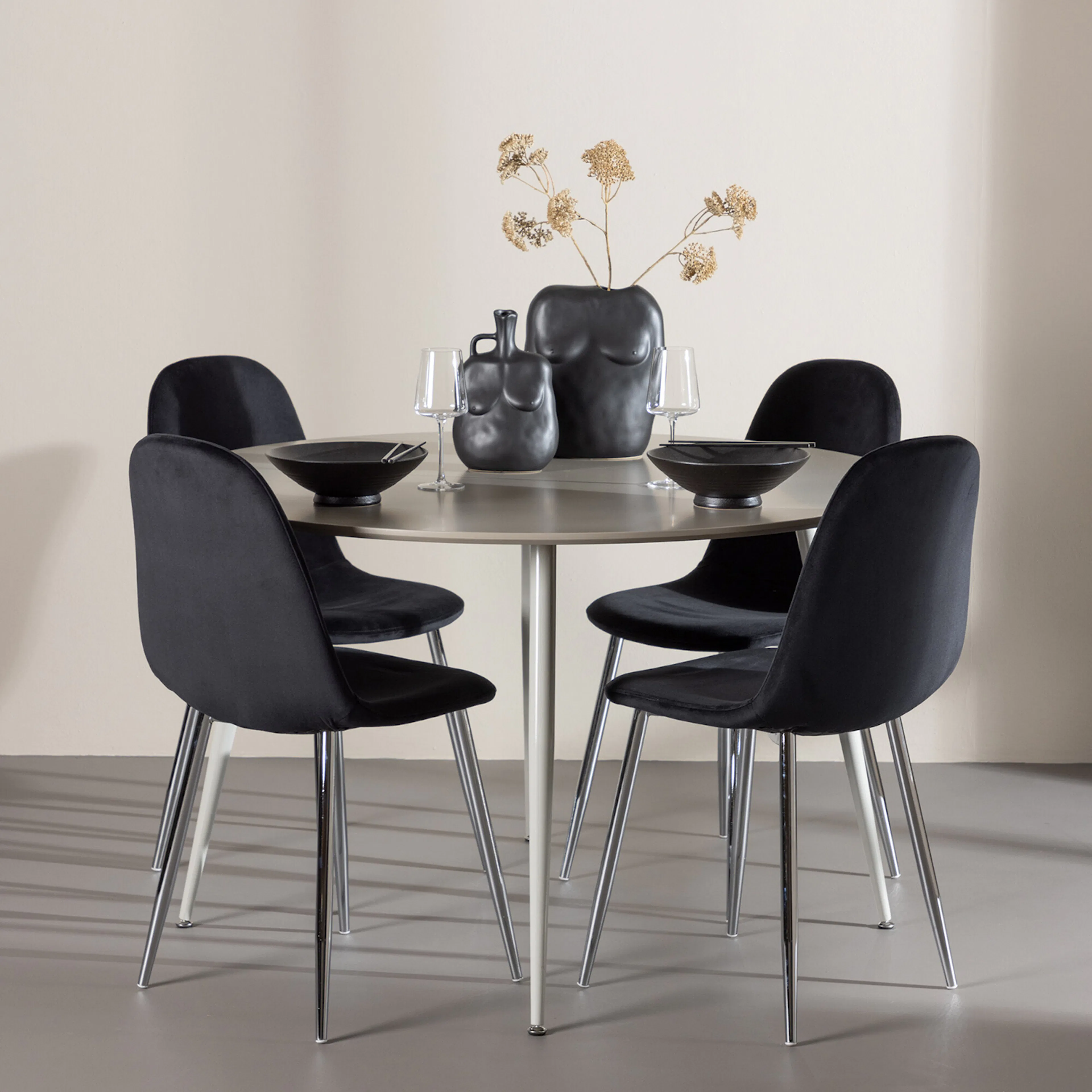 Spisegruppe Venture Home Plaza Ø120 med 4 stk Polar Stoler Fløyel