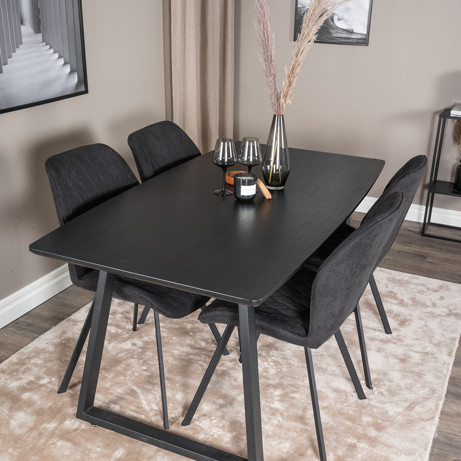 Spisegruppe Venture Home Ina med 4 Geneva Stoler
