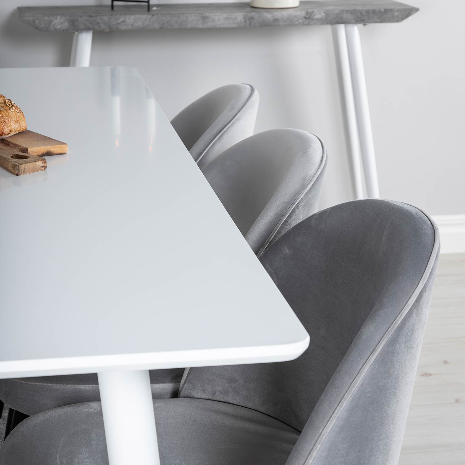 Spisegruppe Venture Home Pobbie med 6 Valentina Stoler Fløyel