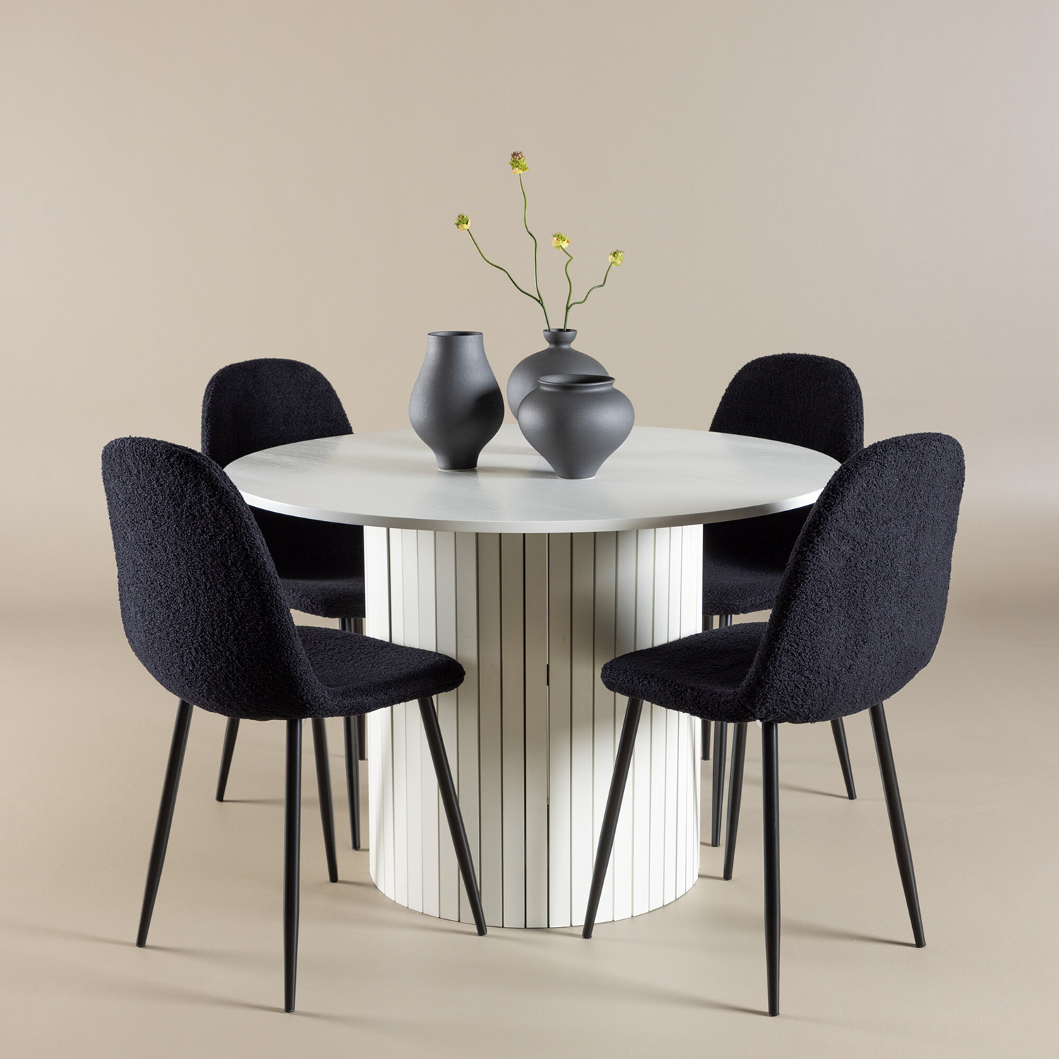 Spisegruppe Venture Home Härön Ø110 med 4 stk Polar Stoler Teddy