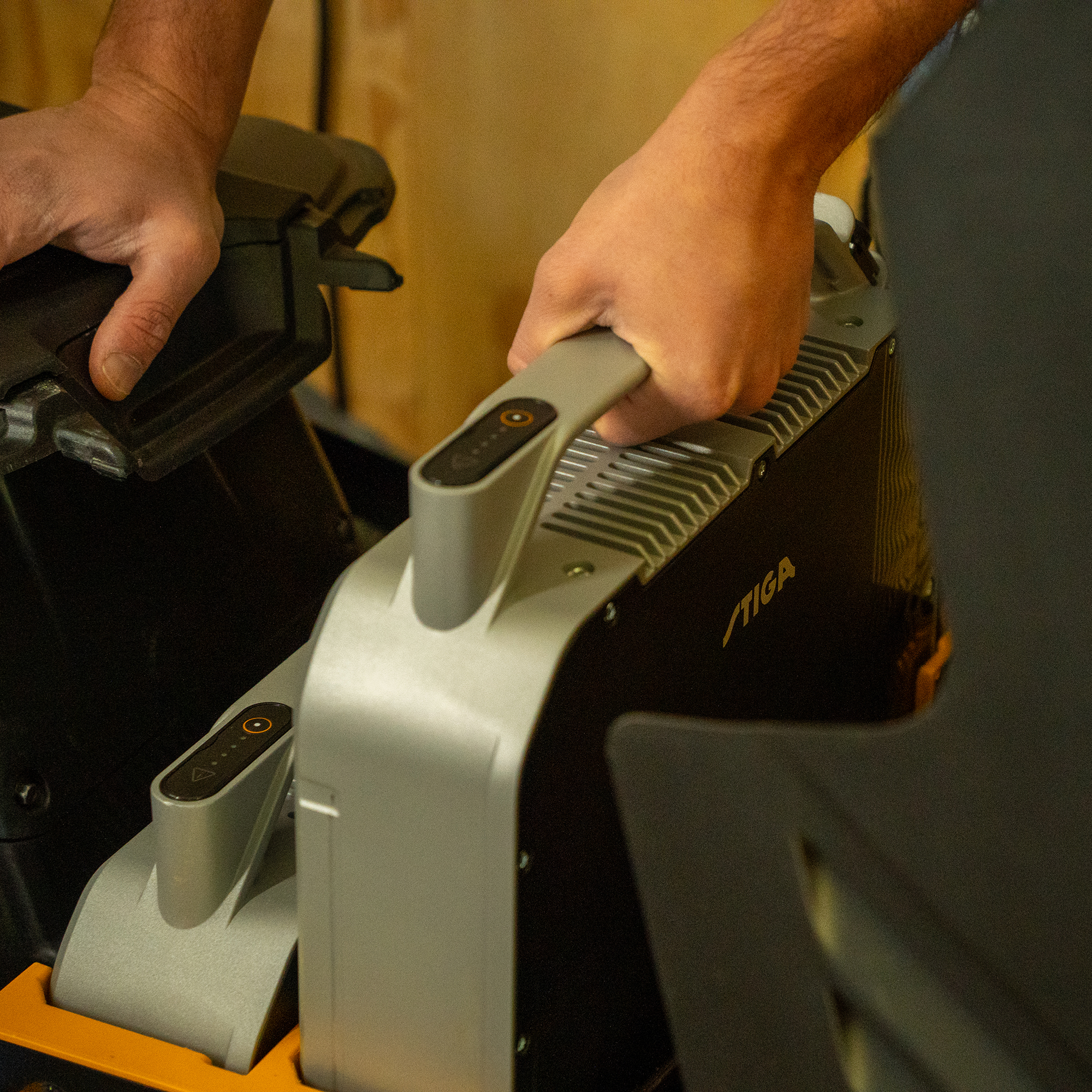 Batteridrevet Gressklipper Stiga Tornado 5108E