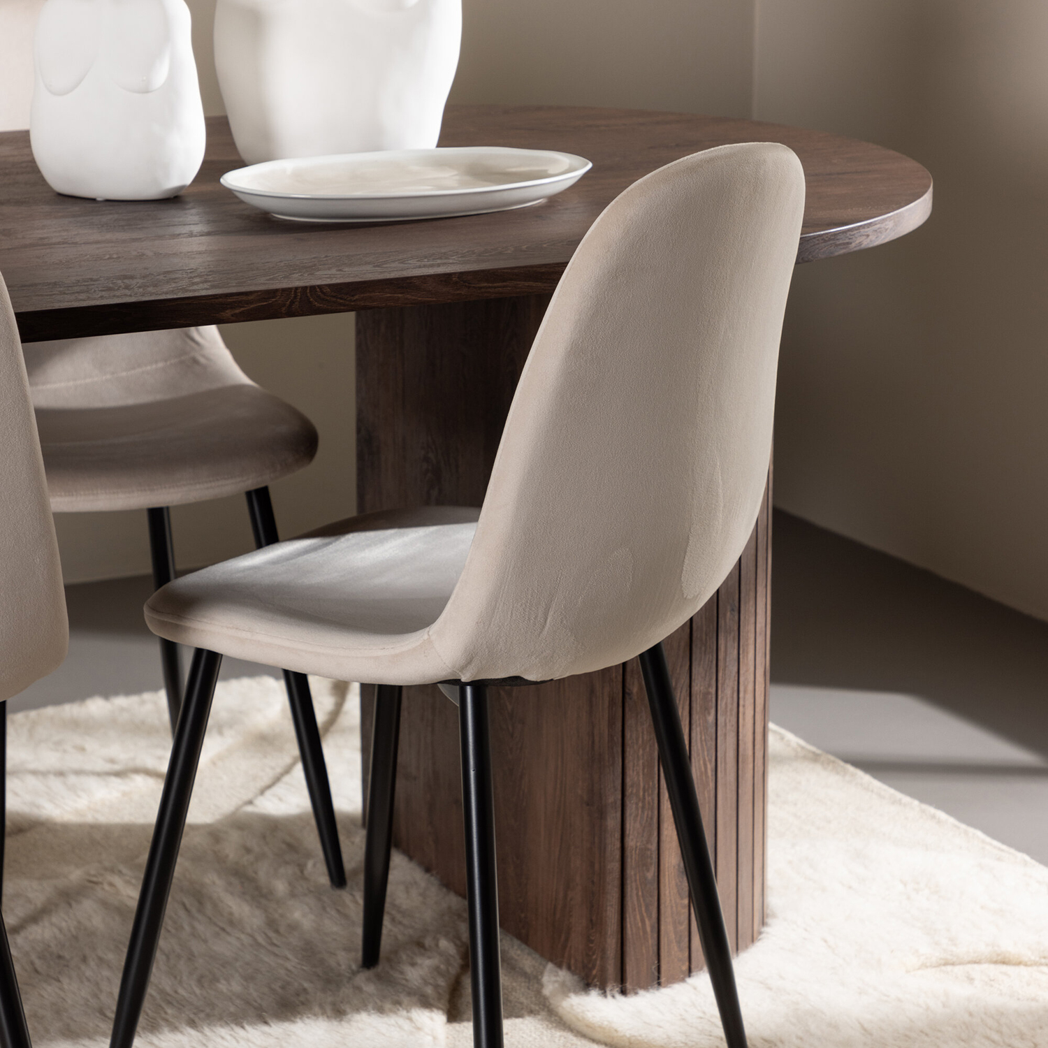 Spisegruppe Venture Home Härön 200 med 4 stk Polar Stoler Fløyel