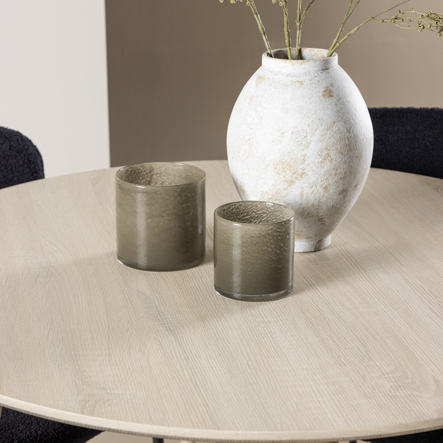 Spisegruppe Venture Home Plaza Ø100 med 4 stk Modesto Stoler