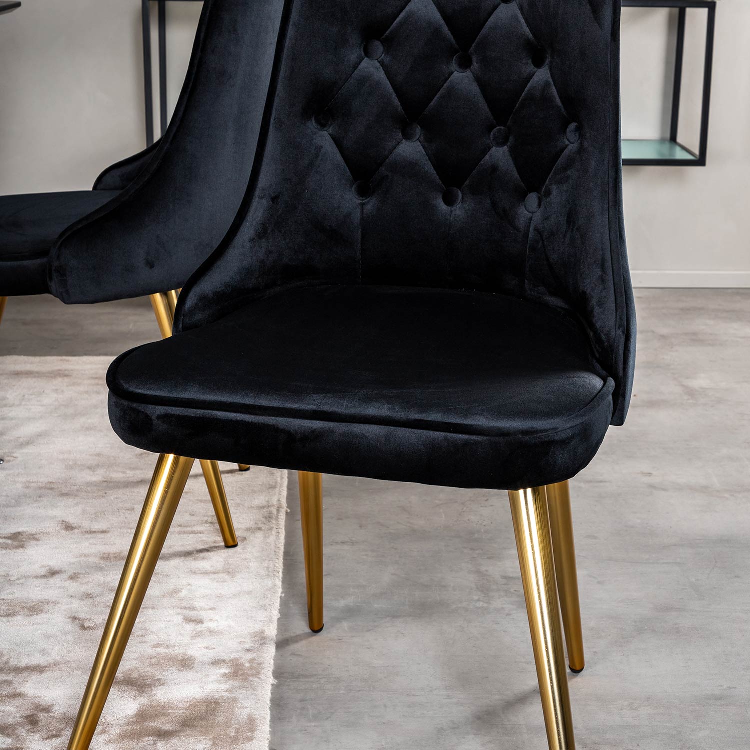 Spisegruppe Venture Home Silvia med Innleggsplate og 4 Vera Stoler Fløyel